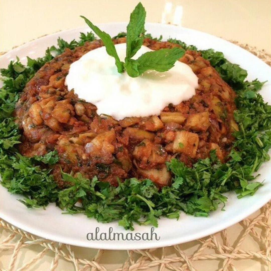 ضغطتين عالصوره ربي يسعدكم ويحرم ايديكم عن النااار....
.
.طبقوه ع العشاء وعطونا ر