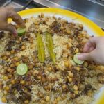 عيش باللحم و النخي