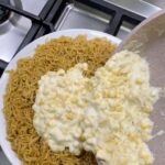 اندومي بصوص الجبن والذرة