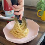 اسبغاتي بكرات اللحم وصلصة الطماطم