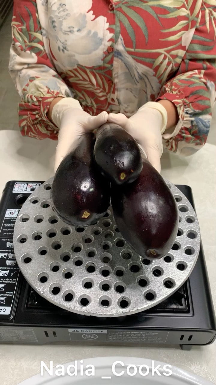 سمعوا الفيديو للآخر آنا وسميتي نادية الصغيرة يت بنص الوصفة وساعدتني الله يحفظه