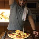 بيتزا بالتيركي والببروني والاناناس