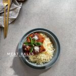 كرات اللحم مع الأرز بالشعيريّة