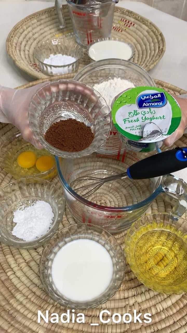شوفو سنابي واجوائنا بالبرNadia _Cookss
..
لذيذة هالكيكة
..
اول شي علبة روب م