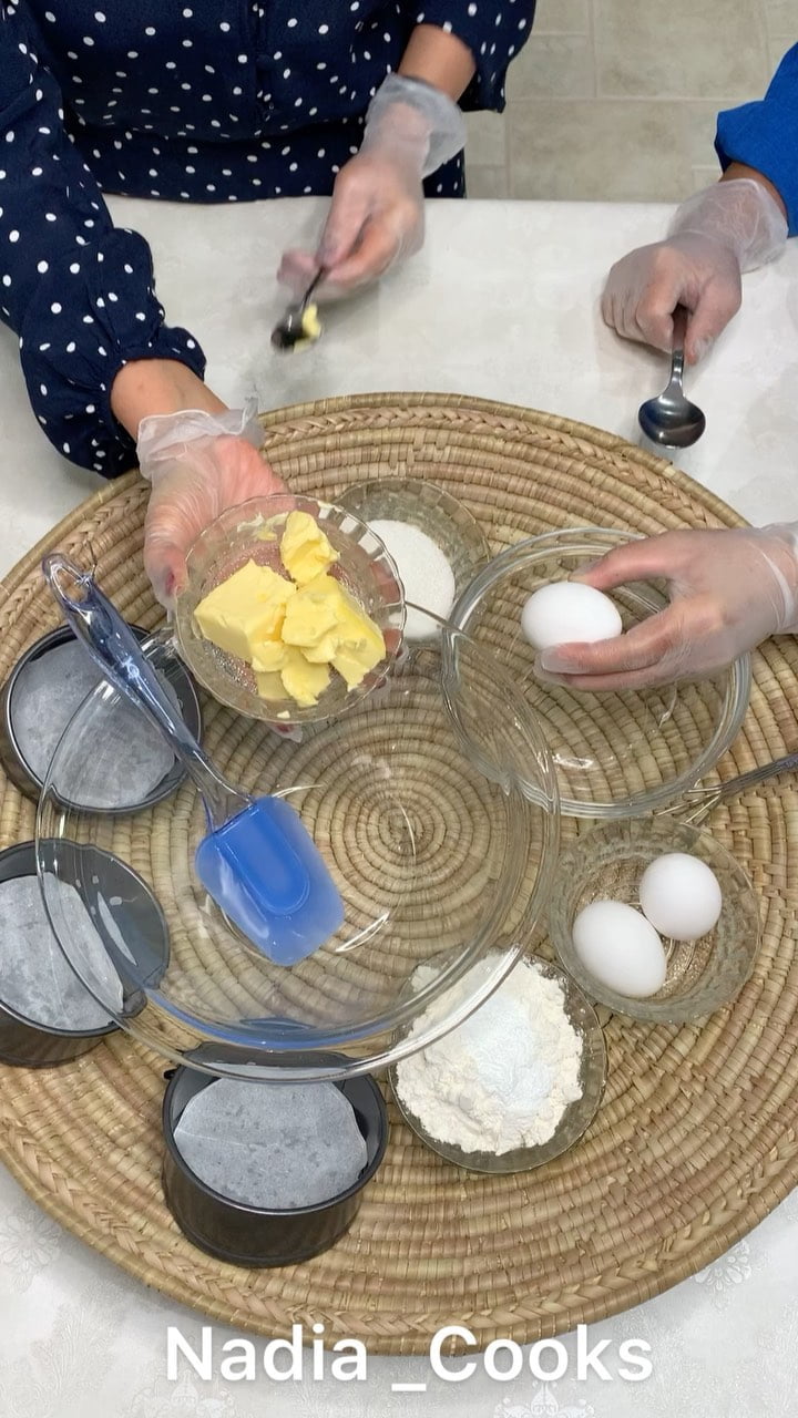 روحو سنابي بعد شوي بسوي قرص عقيلي  Nadia _Cooks
..
المكونات:
زبدة ١١٠ غرام تخفقو