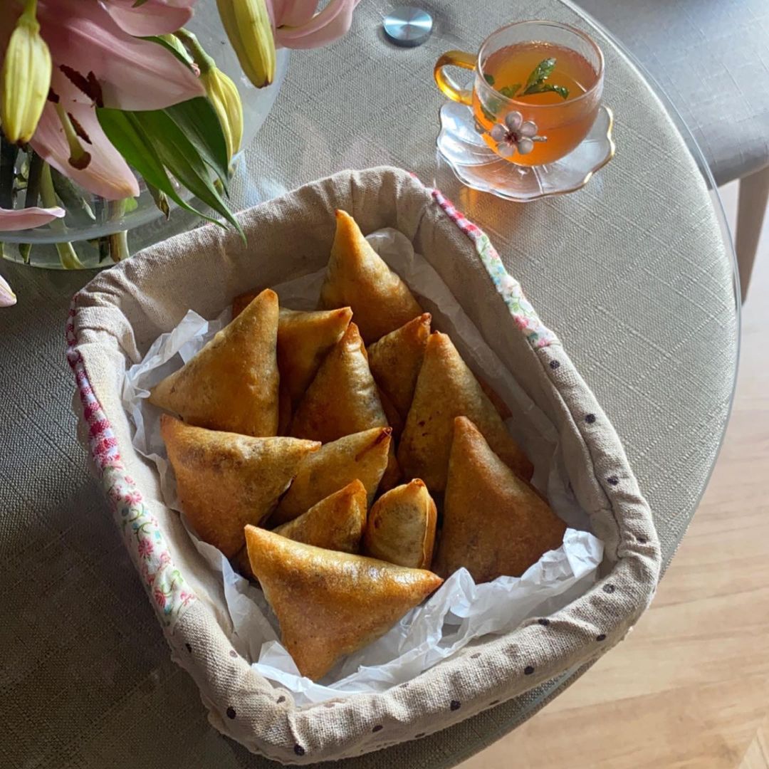 حشوة للسمبوسة لذيذه غير معتاده
.
.
6 حبات باذنجان وسط مقطعة مكعبات و مقلية + حب