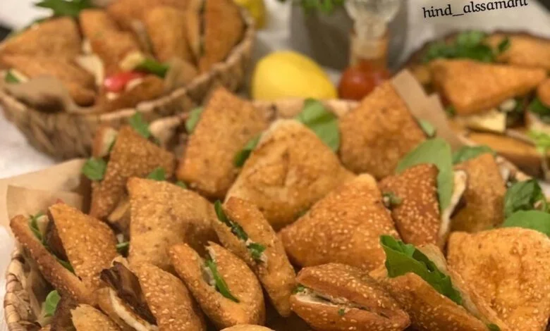 ‏“اكتمل القمر وانتصف الشهر ، ربِّ كما بلّغتنا نصف شهرك بلّغنا إكمال عدته وبلّغنا