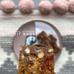 مكعبات البسكويت