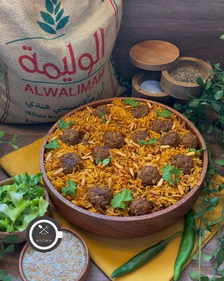 كبسة الكفتة عملتها بأرز الوليمة احلا وافخم رز مع الكبسات
اولا ؛ اغسل كوب ونص