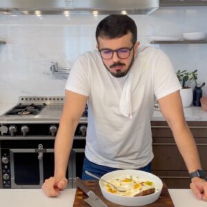 بيضة مع الروب بالليمون و زبدة الفلفل