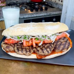 Ekmek Arası Köfte