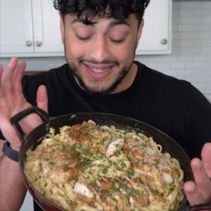 The BEST Chicken Alfredo