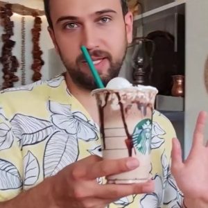 مشروبات ستاربكس الباردة بالبيت