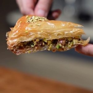 بقلاوه بالفستق الحلبي