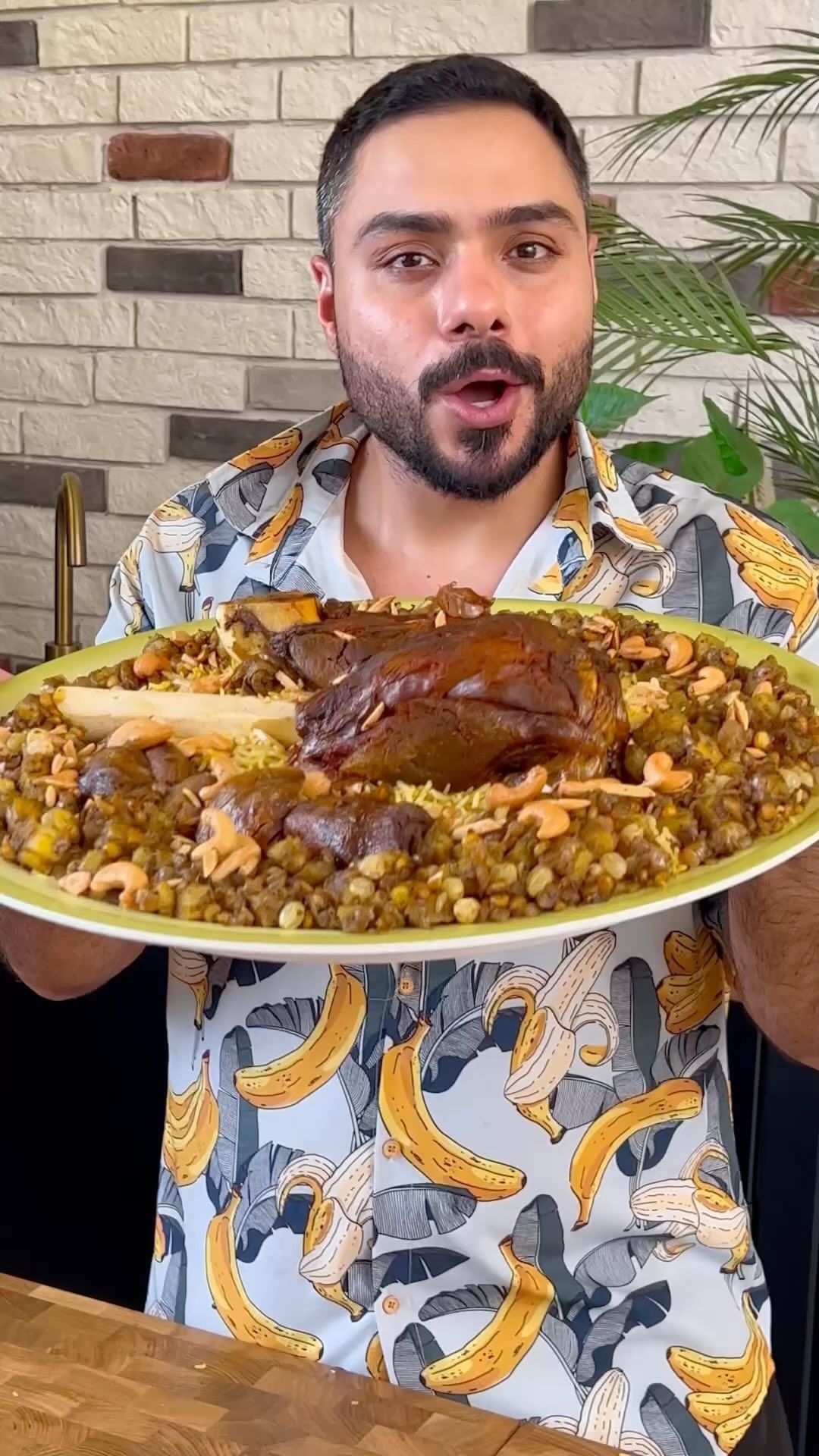 منشن اللي يقول لحم الغزال يابس  !!!
.
المقادير للغزال :-
.
لحم الغزال واحد ونصف