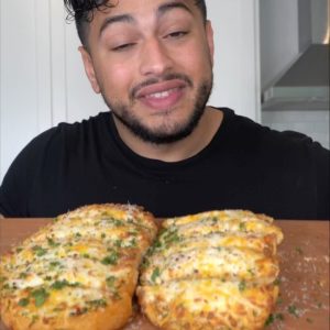 Garlic Cheesy Bread