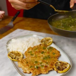 اسكلوب دجاج بصوص الليمون والارز الابيض