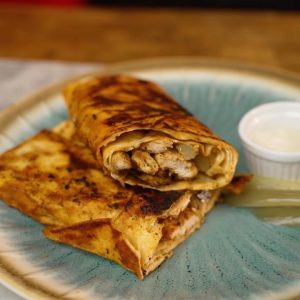 شاورما تركية بصوص الطماطم