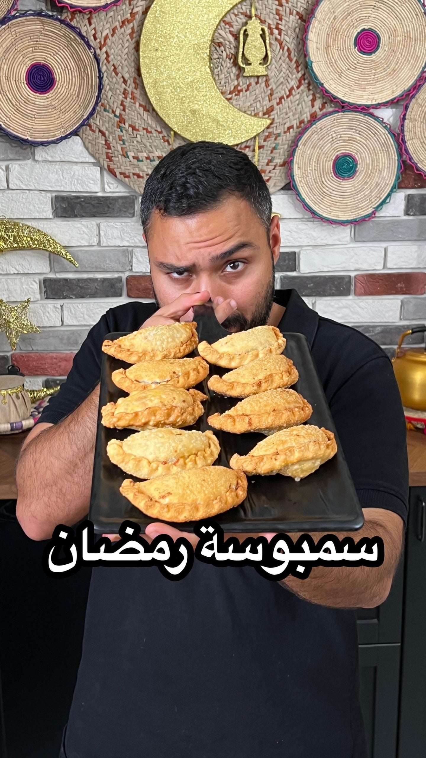 جاهزين حق رمضان ؟ واي اغنية كارتون في الخلفية ؟  .. العجينة اللي قاعد استعملها م