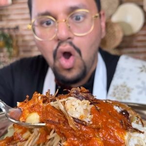 كشري بالدقة والصلصة