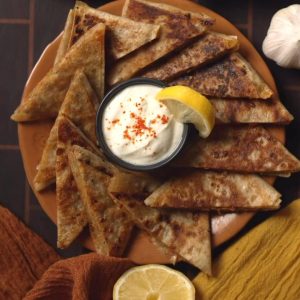 مربعات سمبوسة اللحم بعجين