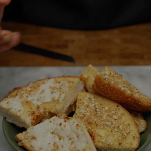 خبز الشريك بالثوم