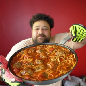 مكرونة اسباجيتى بالكفتة