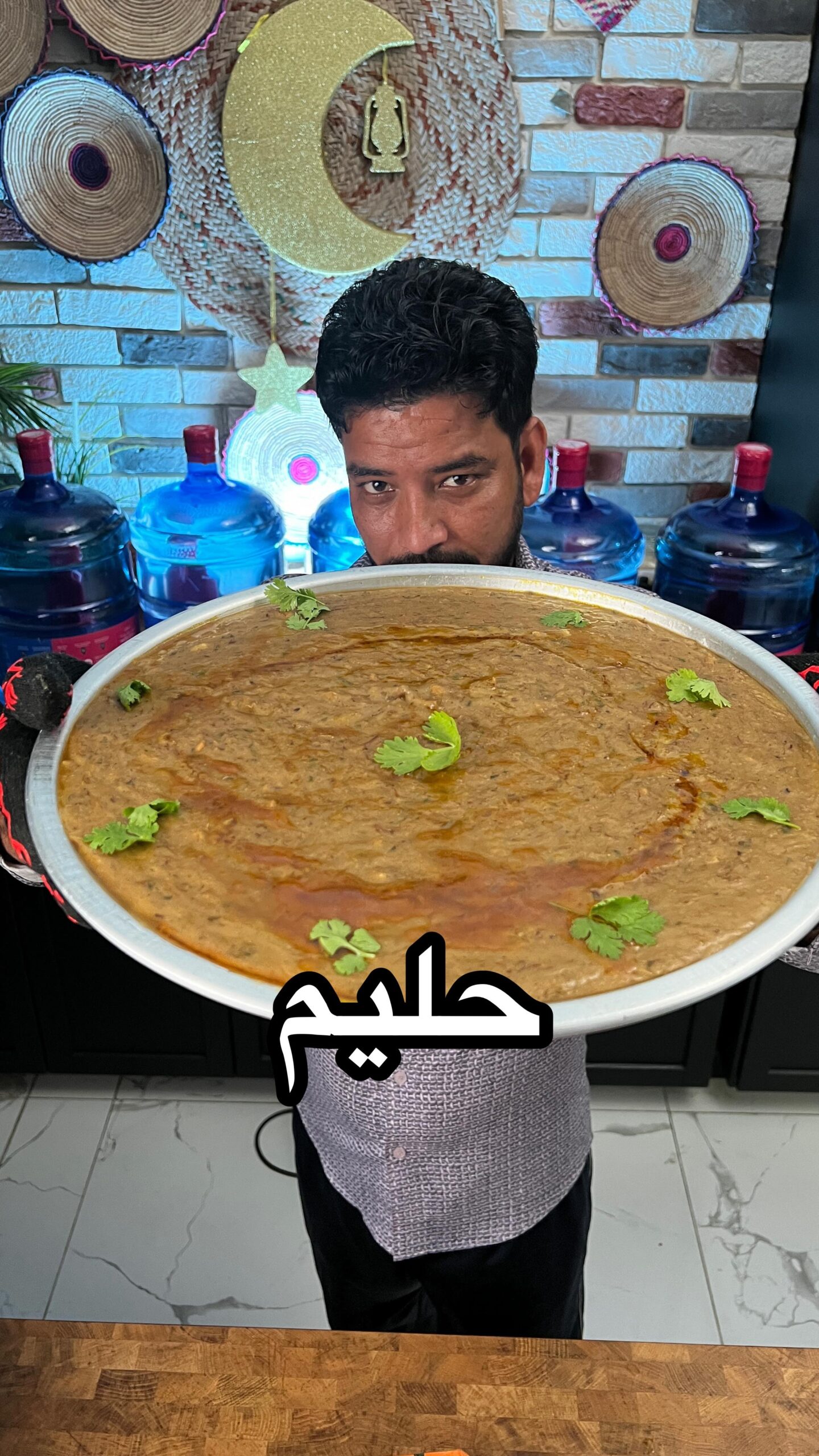 منشن اللي تبيه يسوي لك هل اكله  سهلة بس طويلة، بس لذيذة جدآ. وهل ذقتوها من قبل ؟