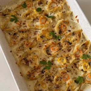 مكرونة محشية بالدجاج والفطر