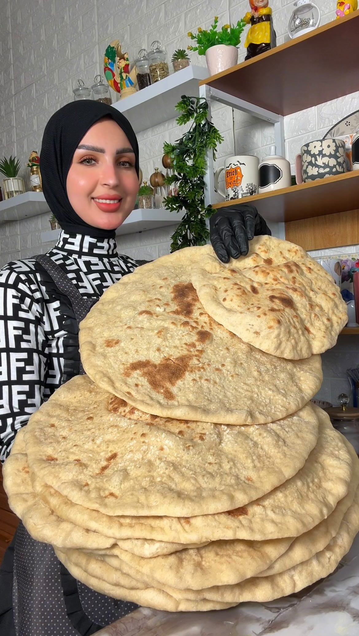 الخبز العراقي 3 خبز عراقي دائري طازج