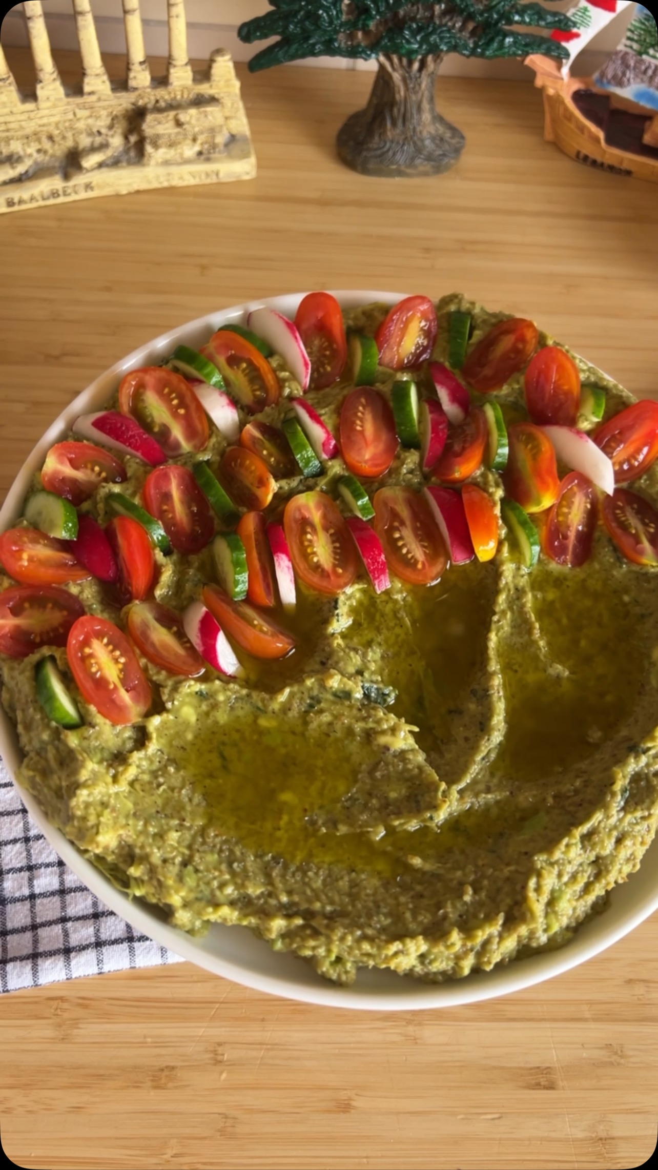 كبة نية نباتية بالأفوكادو