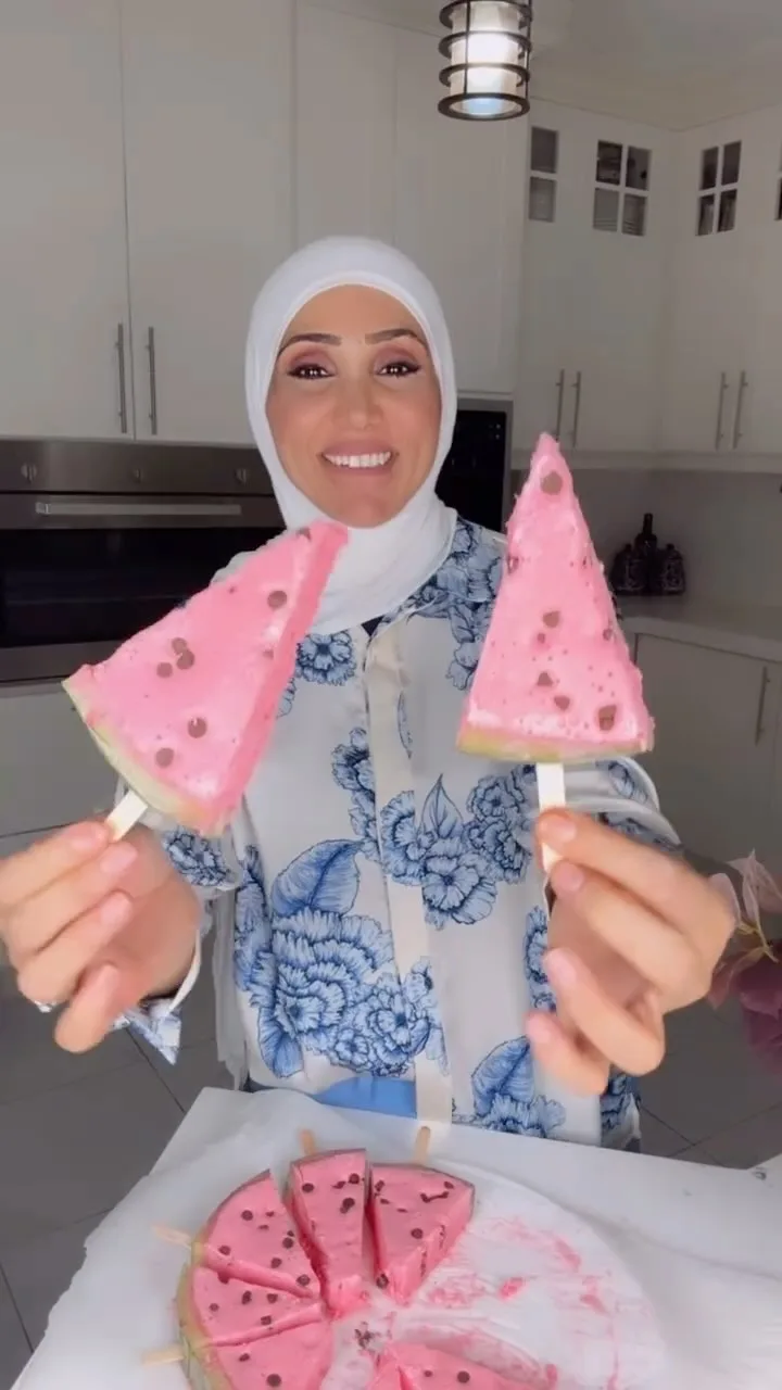 بوظة بطيخ (آيس كريم) 8 بوظة بطيخ (آيس كريم)