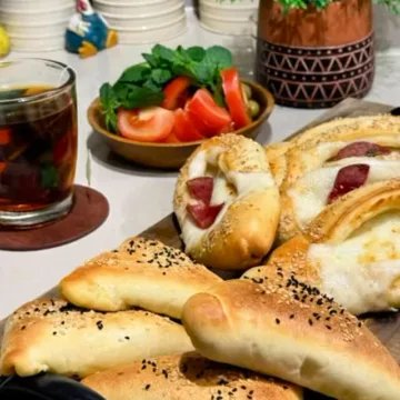 فطاير بعجينة قطنية وحشوة السبانخ والجبنة