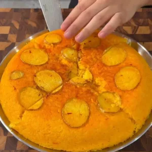 عيش ته ديگ