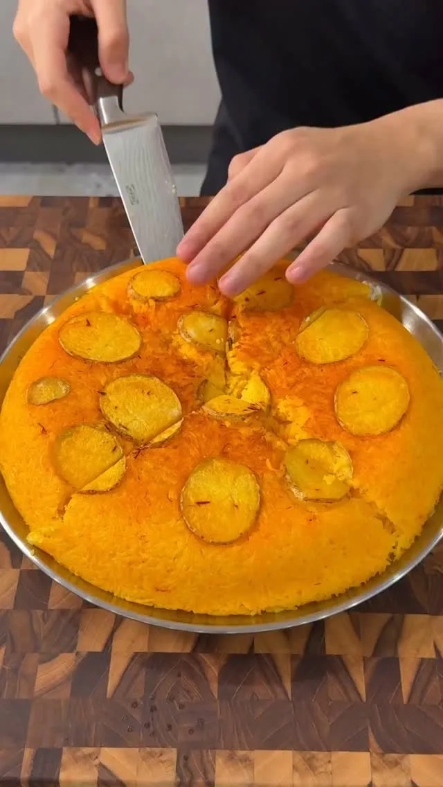 عيش ته ديگ