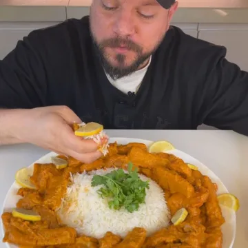 كاري المأكولات البحرية الكريمي