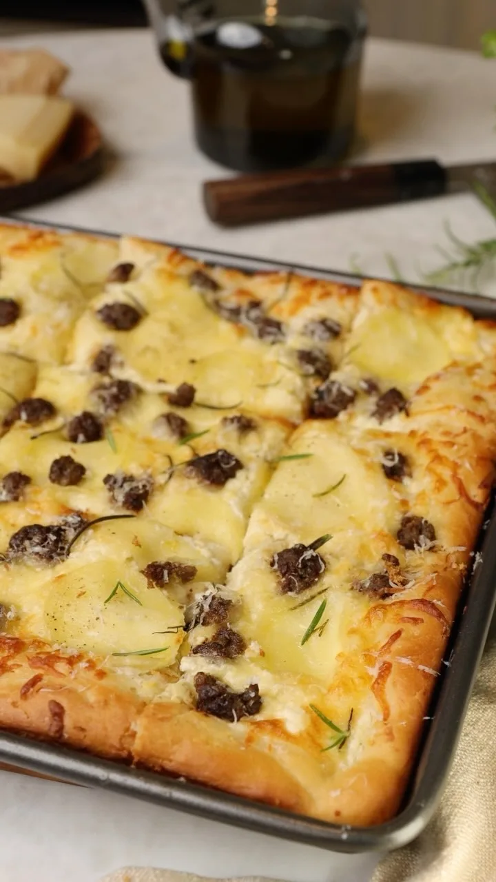 بيتزا بالبطاطس و الكريم تشيز - White pizza with potatoes
مقادير عجينه البيتزا :