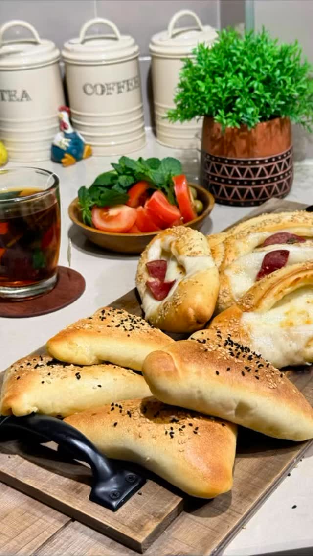فطاير بعجينة قطنية وحشوة السبانخ والجبنة