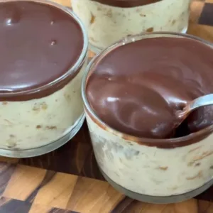 حلى كاسات الموز والبسكويت