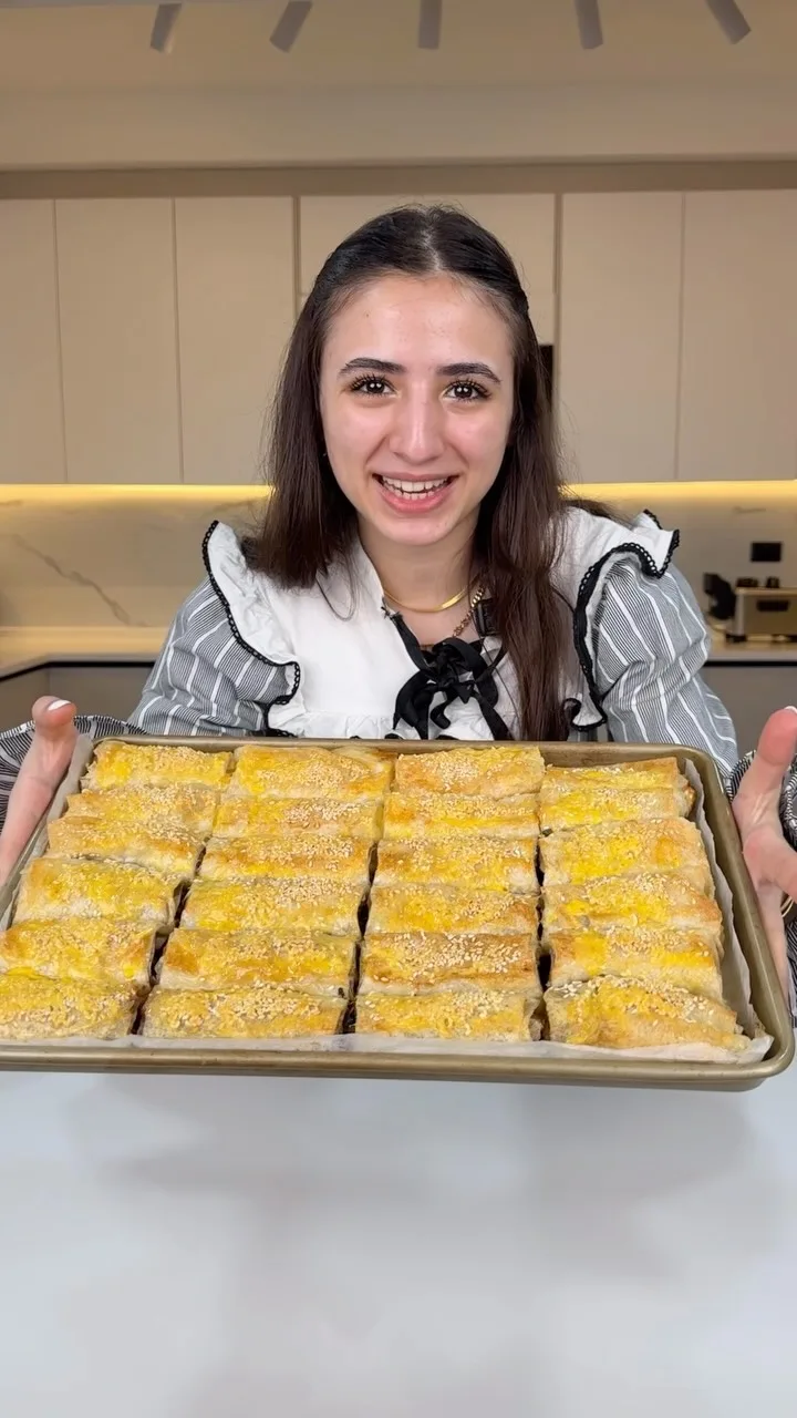 فطاير السبانخ والجبنة