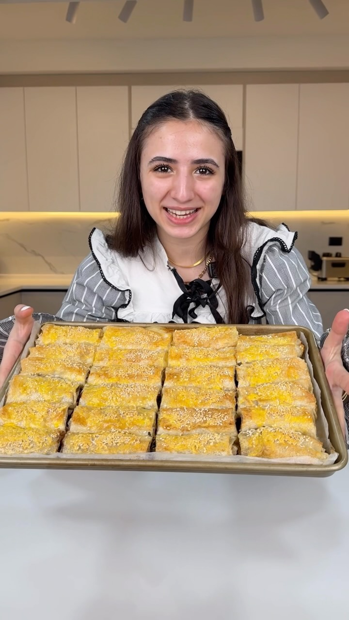 فطاير السبانخ والجبنة