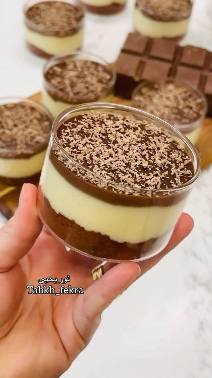 حلى الطبقات بالشوكولاتة البارد