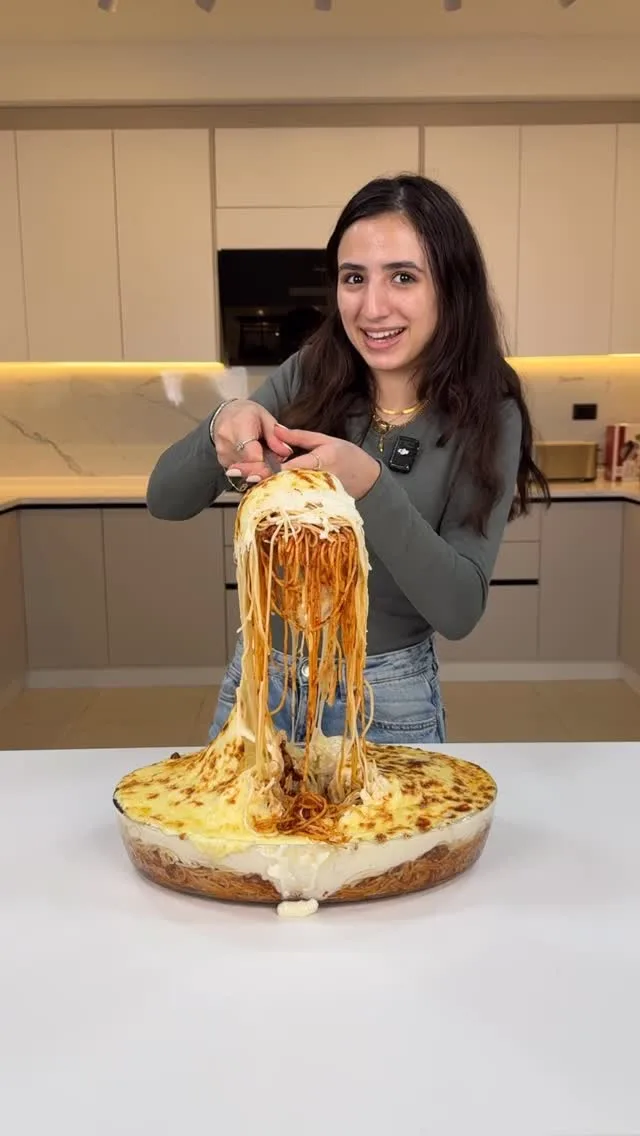 معكرونة بالبشاميل واللحم المفروم