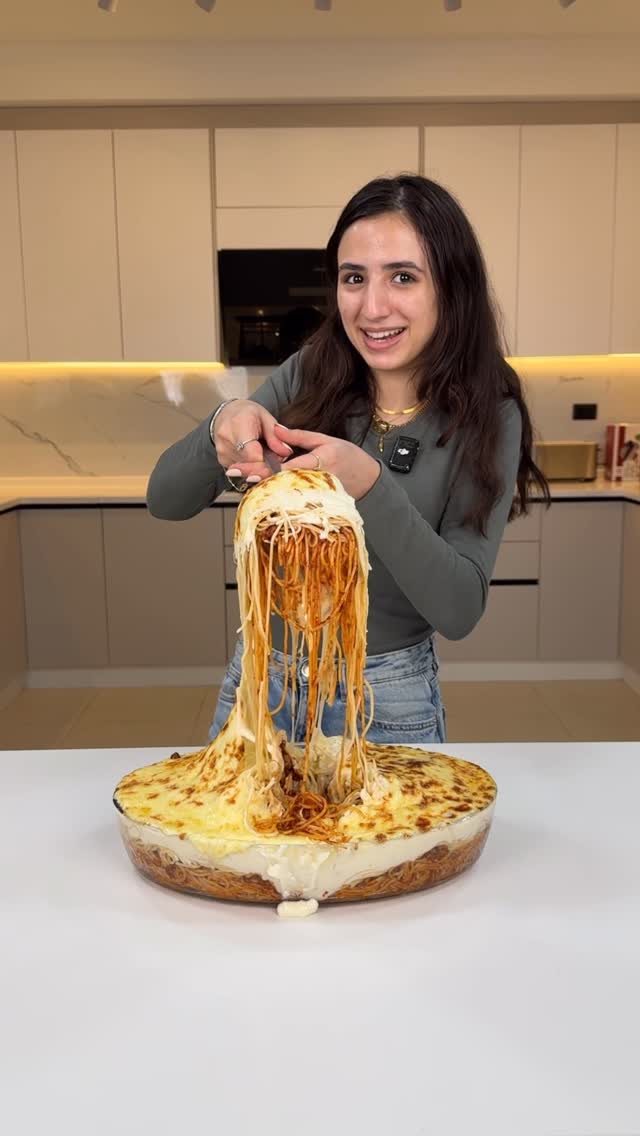 معكرونة بالبشاميل واللحم المفروم