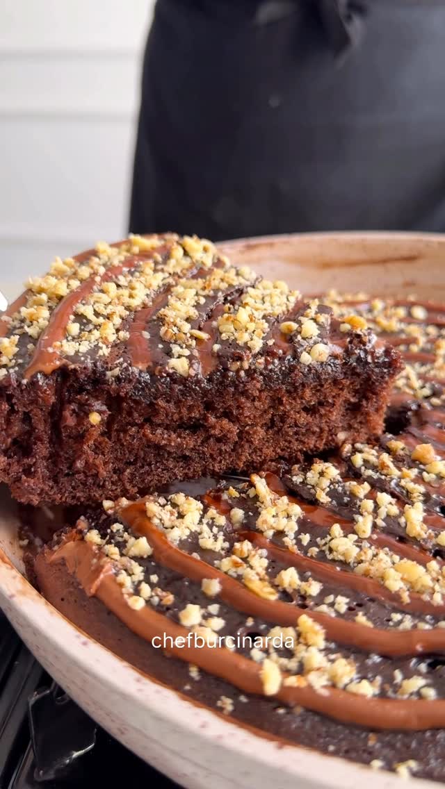 كيك بالكريمة البندق في المقلاة