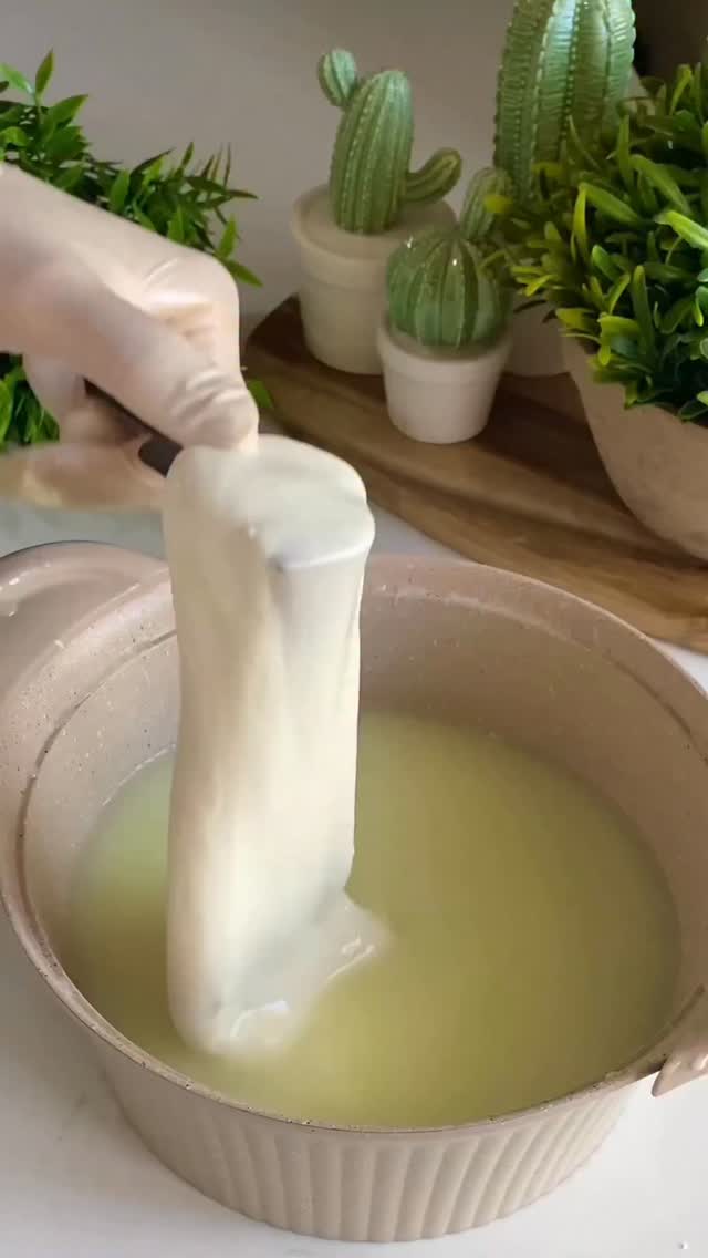 جبنة موزاريلا منزلية مطاطية ولذيذة