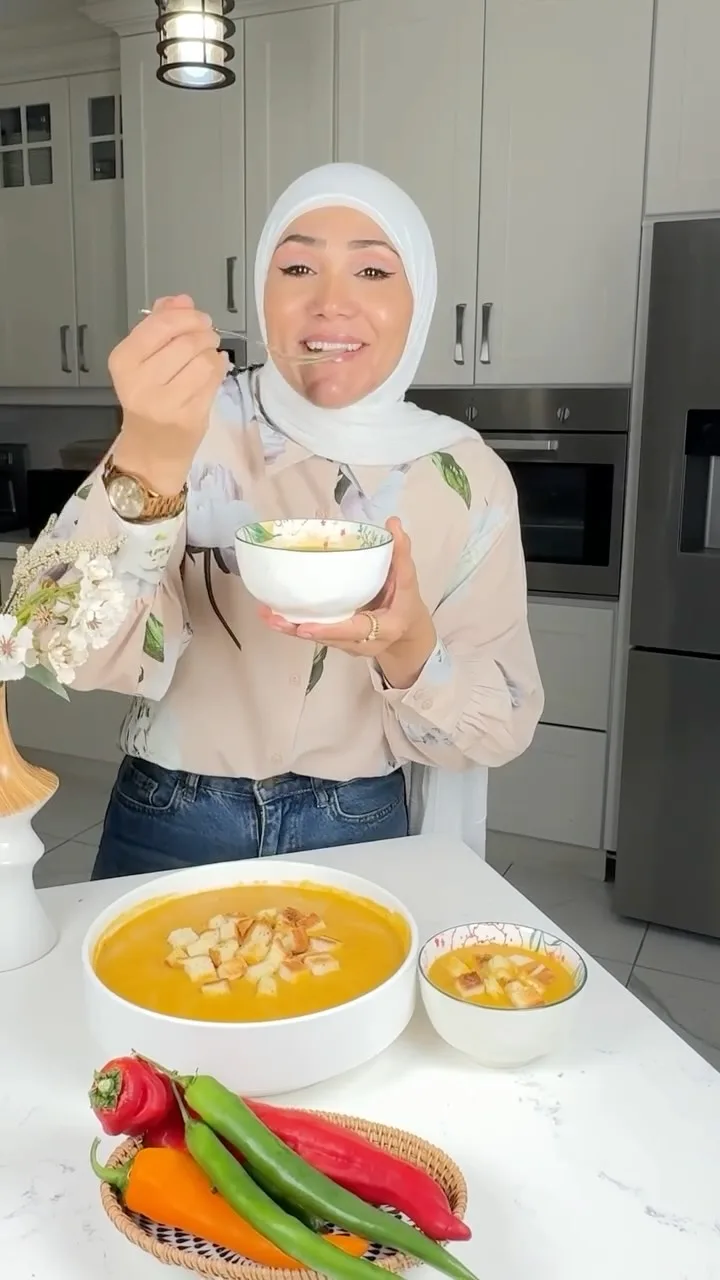 شوربة العدس التركية الكريمية بالبرغل والرز