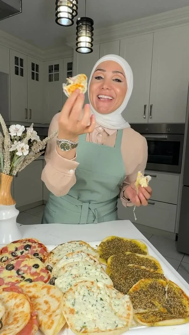 مناقيش المقلاة بعجينة الخمس دقائق