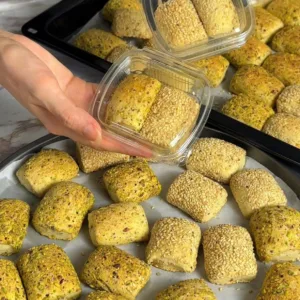 كعك الفستق الحلبي الهش